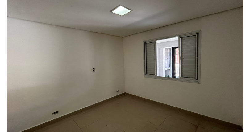 Casa à venda Rua Jacques Pilon, Vila Piauí - Imóveis à Venda