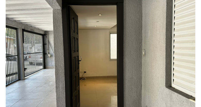 Casa à venda Rua Jacques Pilon, Vila Piauí - Imóveis à Venda