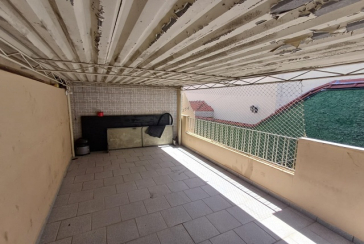 Casa espaçosa à venda no Bairro do Jardim Regina na Rua Doutor Valentim de Queirós