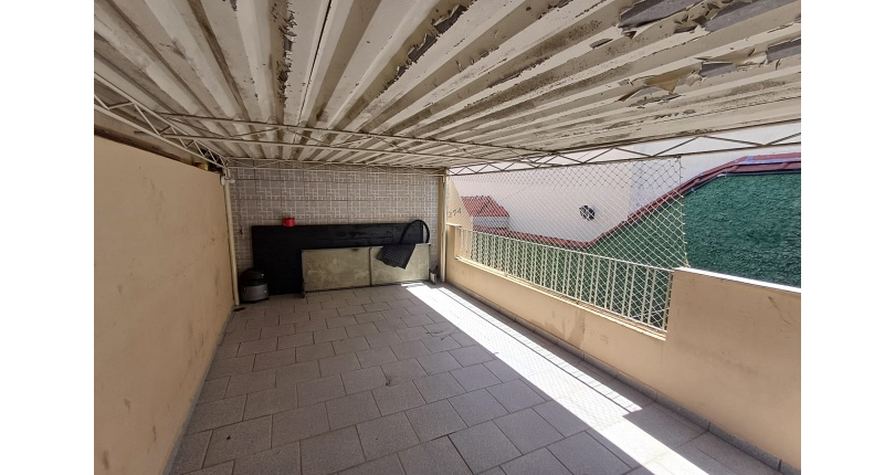 Casa espaçosa à venda no Bairro do Jardim Regina na Rua Doutor Valentim de Queirós