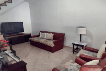 Sobrado à venda no Bairro do Jardim Regina na Rua Sebastião de Pina