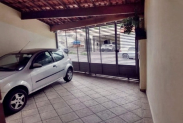 Sobrado à venda no Bairro do Jardim Regina na Rua Sebastião de Pina