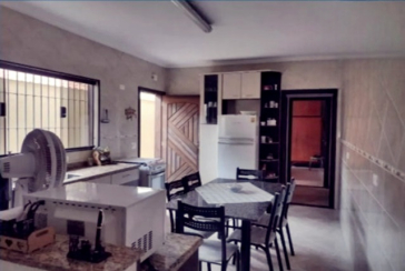 Sobrado à venda no Bairro do Jardim Regina na Rua Sebastião de Pina