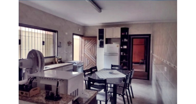 Sobrado à venda no Bairro do Jardim Regina na Rua Sebastião de Pina