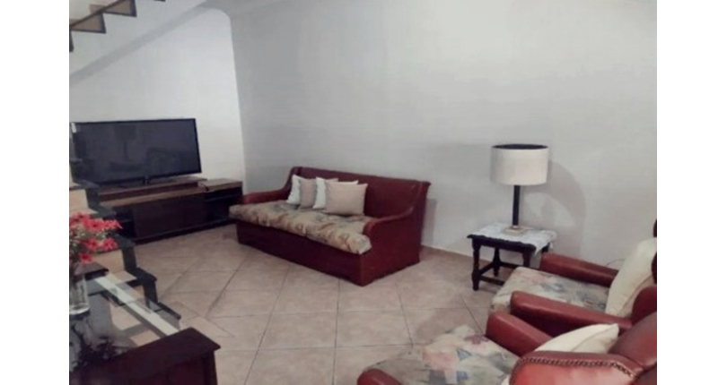 Sobrado à venda no Bairro do Jardim Regina na Rua Sebastião de Pina