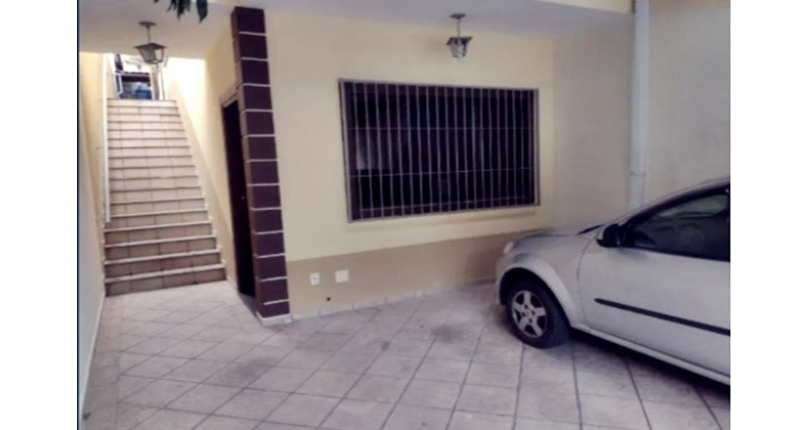 Sobrado à venda no Bairro do Jardim Regina na Rua Sebastião de Pina