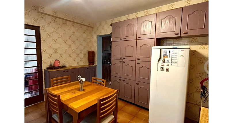 Sobrado à venda no Bairro da Ayrosa na Rua Bem-Te-Vi, 