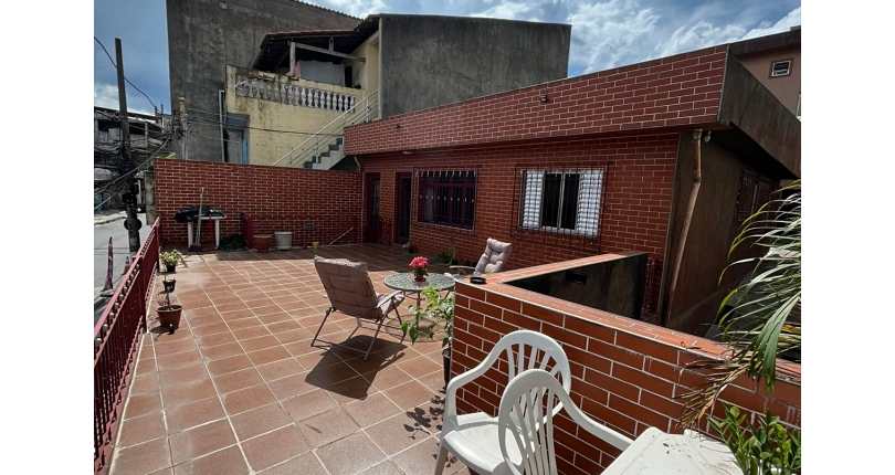 Sobrado à venda no Bairro da Ayrosa na Rua Bem-Te-Vi, 