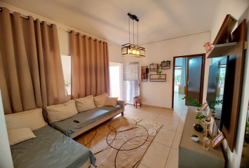 Casa Assobradada à venda no Bairro do Jardim Regina na Rua Crispim Santos