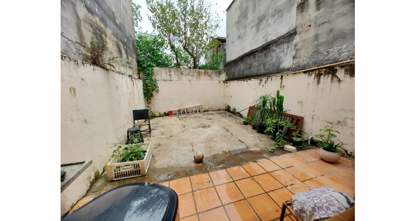 Casa Assobradada à venda no Bairro do Jardim Regina na Rua Crispim Santos