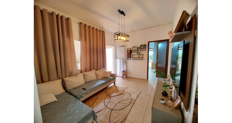 Casa Assobradada à venda no Bairro do Jardim Regina na Rua Crispim Santos