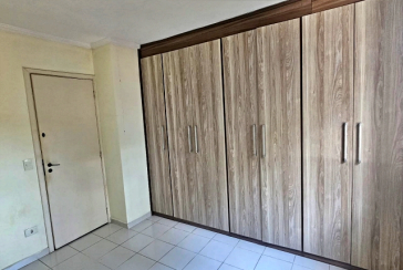 Sobrado à venda no Bairro do Conjunto Residencial Vista Verde na Rua José Carlos de Resende