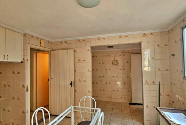 Sobrado à venda no Bairro do Conjunto Residencial Vista Verde na Rua José Carlos de Resende