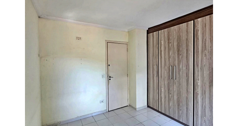 Sobrado à venda no Bairro do Conjunto Residencial Vista Verde na Rua José Carlos de Resende