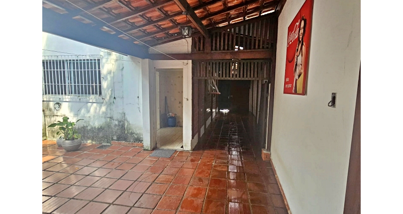 Sobrado à venda no Bairro do Conjunto Residencial Vista Verde na Rua José Carlos de Resende