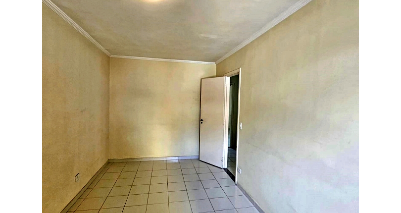 Sobrado à venda no Bairro do Conjunto Residencial Vista Verde na Rua José Carlos de Resende