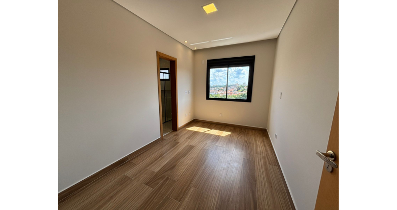 Lindo Sobrado Alto Requinte novo à venda no Bairro do Parque São Domingos na Rua Waltrudes Correa 634, 