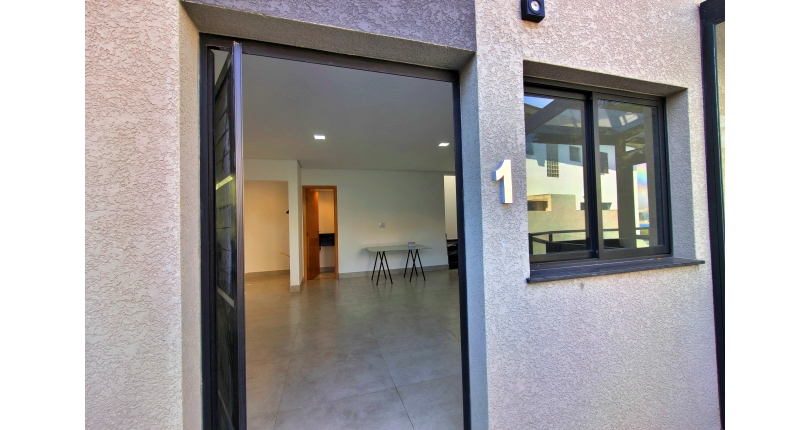 Sobrado à venda Rua Doutor Odon Carlos de Figueiredo Ferraz, 248, Parque São Domingos - Imóveis à Venda