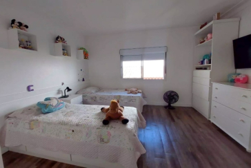 Belo Sobrado à venda no Bairro do Jardim Líbano na Rua João de Almeida e Silva,