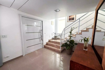 Belo Sobrado à venda no Bairro do Jardim Líbano na Rua João de Almeida e Silva,