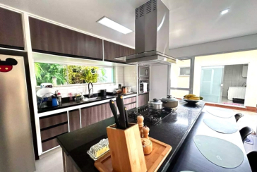 Belo Sobrado à venda no Bairro do Jardim Líbano na Rua João de Almeida e Silva,