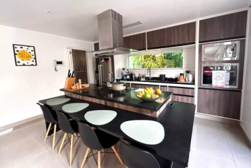 Belo Sobrado à venda no Bairro do Jardim Líbano na Rua João de Almeida e Silva,