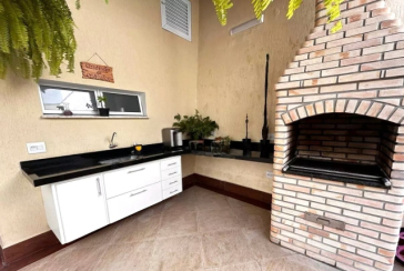 Belo Sobrado à venda no Bairro do Jardim Líbano na Rua João de Almeida e Silva,