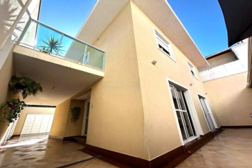 Belo Sobrado à venda no Bairro do Jardim Líbano na Rua João de Almeida e Silva,