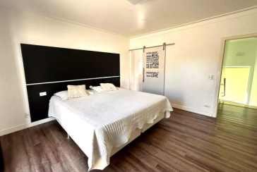 Belo Sobrado à venda no Bairro do Jardim Líbano na Rua João de Almeida e Silva,