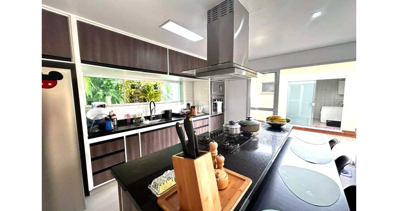 Belo Sobrado à venda no Bairro do Jardim Líbano na Rua João de Almeida e Silva,