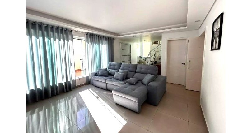 Belo Sobrado à venda no Bairro do Jardim Líbano na Rua João de Almeida e Silva,