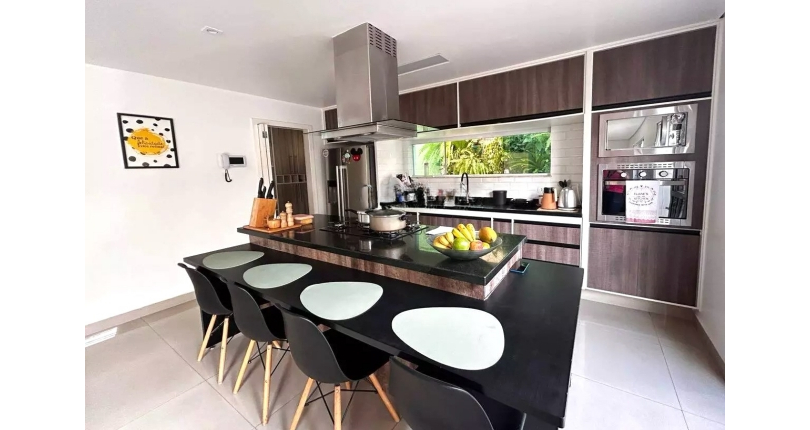 Belo Sobrado à venda no Bairro do Jardim Líbano na Rua João de Almeida e Silva,