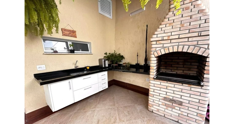 Belo Sobrado à venda no Bairro do Jardim Líbano na Rua João de Almeida e Silva,