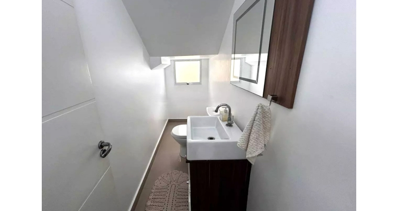 Belo Sobrado à venda no Bairro do Jardim Líbano na Rua João de Almeida e Silva,