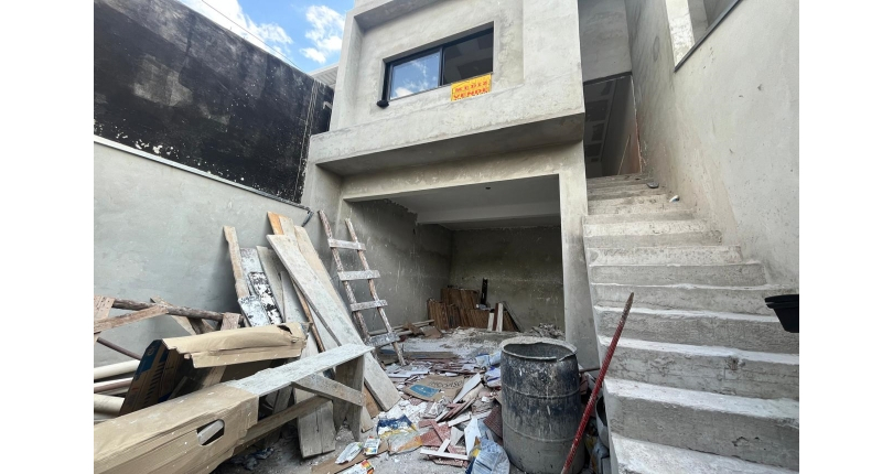 Sobrado em construção à venda no Bairro do Jardim Bandeirantes (Zona Norte) 