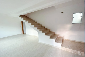 Sobrado novo à venda no Bairro da Chácara Inglesa na Rua Antônio Carlos Ferreira 152