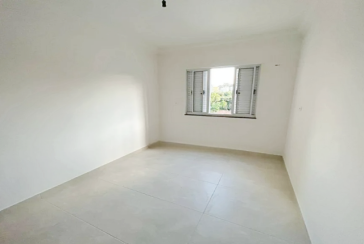 Belo Sobrado novo à venda no Bairro da Chácara Inglesa na Rua Antônio Carlos Ferreira 156