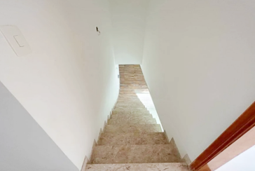 Belo Sobrado novo à venda no Bairro da Chácara Inglesa na Rua Antônio Carlos Ferreira 156