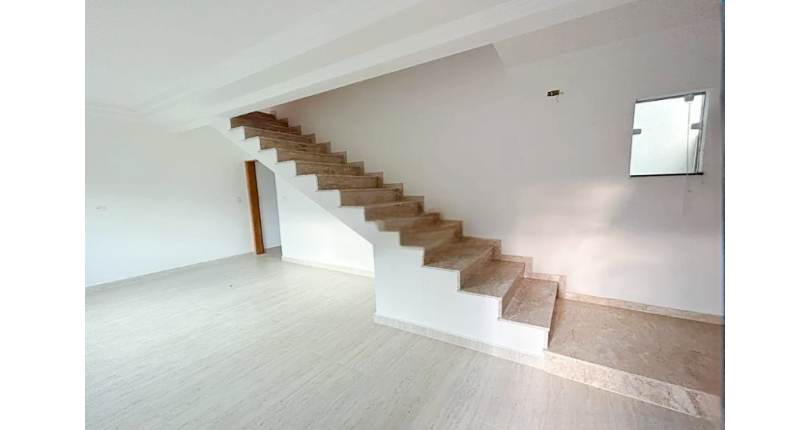 Belo Sobrado novo à venda no Bairro da Chácara Inglesa na Rua Antônio Carlos Ferreira 156