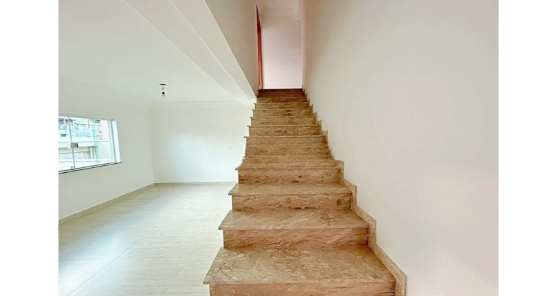 Belo Sobrado novo à venda no Bairro da Chácara Inglesa na Rua Antônio Carlos Ferreira 156