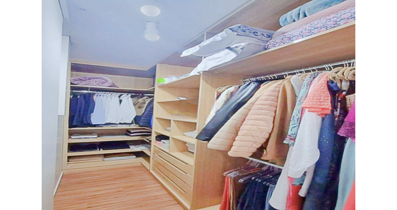 Belo Sobrado à venda no Bairro do Parque Nações Unidas na Rua Antônio de Cabezon