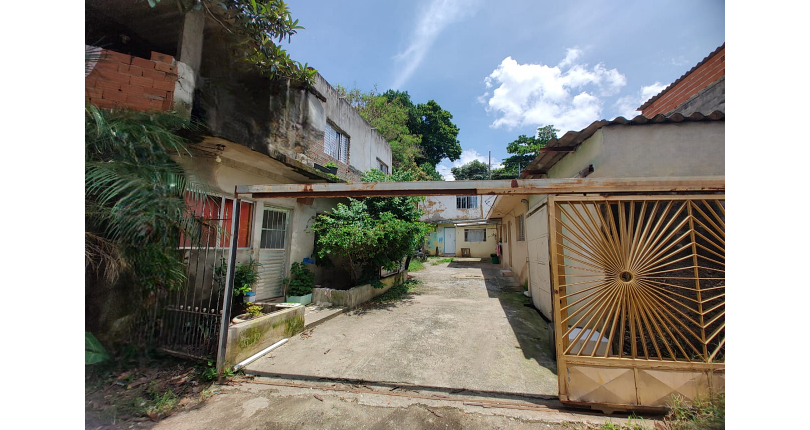 Terreno à venda Rua Camarões, Chácara Inglesa - Imóveis à Venda