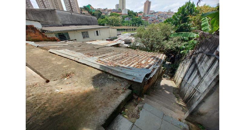 Terreno à venda Rua Camarões, Chácara Inglesa - Imóveis à Venda