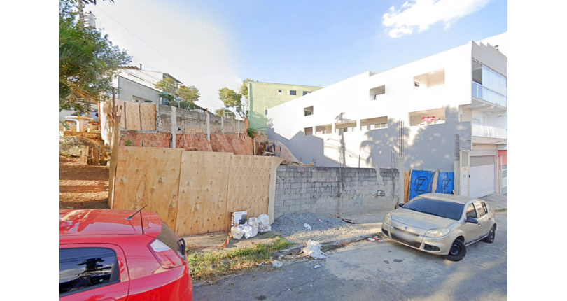 Terreno à venda no Bairro da Ayrosa na Rua Pardal,