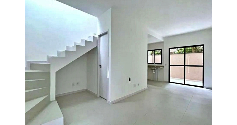 Sobrado à venda Rua Dona Maria Angélica, 513, Ayrosa - Imóveis à Venda