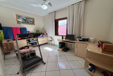 Belo Sobrado à venda no Bairro do Parque São Domingos na Rua Doutor Odon Carlos de Figueiredo Ferraz