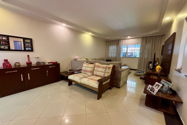 Belo Sobrado à venda no Bairro do Parque São Domingos na Rua Doutor Odon Carlos de Figueiredo Ferraz