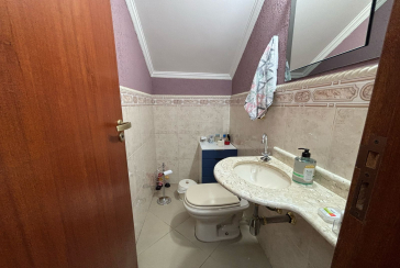 Belo Sobrado à venda no Bairro do Parque São Domingos na Rua Doutor Odon Carlos de Figueiredo Ferraz