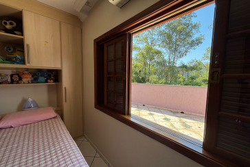 Belo Sobrado à venda no Bairro do Parque São Domingos na Rua Doutor Odon Carlos de Figueiredo Ferraz