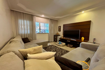 Belo Sobrado à venda no Bairro do Parque São Domingos na Rua Doutor Odon Carlos de Figueiredo Ferraz